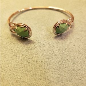 Green Kendra Scott bracelet